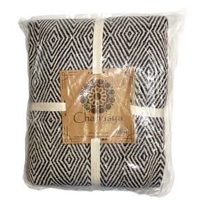 NWT! Chanasya Woven Throw Blanket